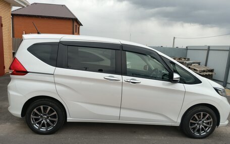 Honda Freed II, 2019 год, 1 920 000 рублей, 2 фотография