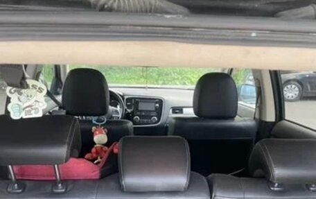 Mitsubishi Outlander III рестайлинг 3, 2014 год, 1 427 000 рублей, 2 фотография