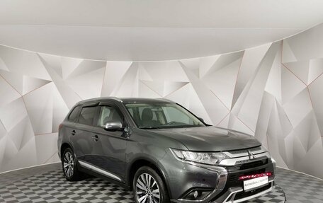 Mitsubishi Outlander III рестайлинг 3, 2020 год, 2 285 000 рублей, 3 фотография