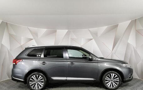 Mitsubishi Outlander III рестайлинг 3, 2020 год, 2 285 000 рублей, 6 фотография