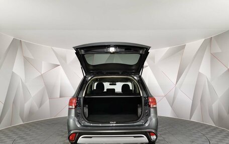 Mitsubishi Outlander III рестайлинг 3, 2020 год, 2 285 000 рублей, 11 фотография