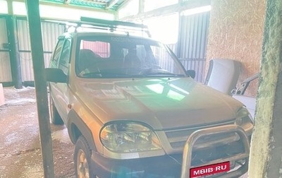 Chevrolet Niva I рестайлинг, 2004 год, 240 000 рублей, 1 фотография