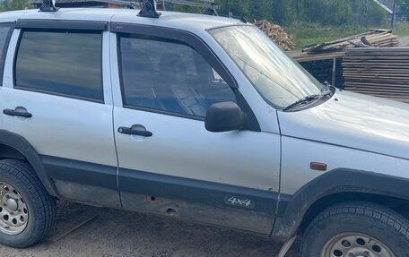 Chevrolet Niva I рестайлинг, 2004 год, 240 000 рублей, 10 фотография