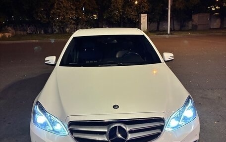 Mercedes-Benz E-Класс, 2015 год, 2 200 000 рублей, 3 фотография