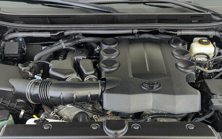 Toyota Land Cruiser Prado 150 рестайлинг 2, 2020 год, 5 990 000 рублей, 9 фотография