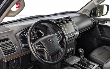Toyota Land Cruiser Prado 150 рестайлинг 2, 2020 год, 5 990 000 рублей, 15 фотография