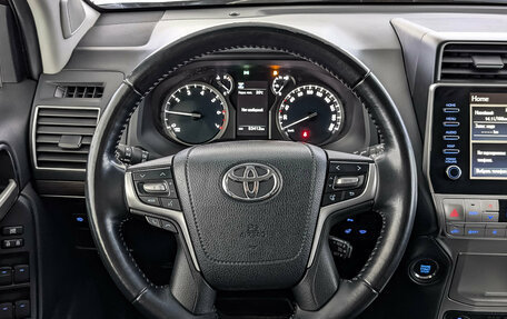 Toyota Land Cruiser Prado 150 рестайлинг 2, 2020 год, 5 990 000 рублей, 21 фотография