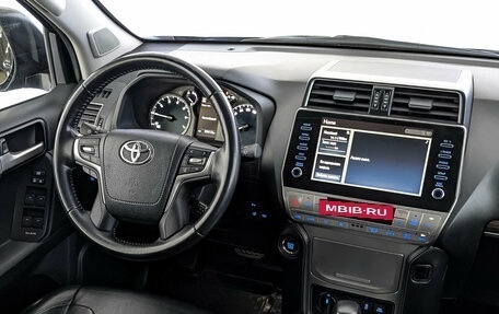Toyota Land Cruiser Prado 150 рестайлинг 2, 2020 год, 5 990 000 рублей, 29 фотография