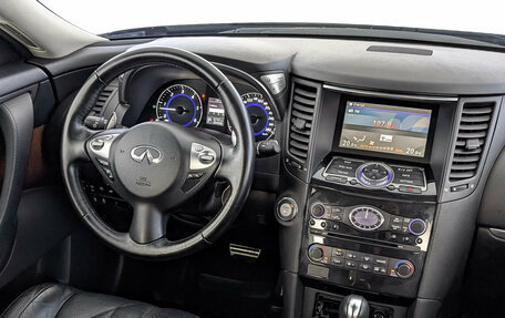 Infiniti QX70, 2016 год, 3 520 000 рублей, 30 фотография
