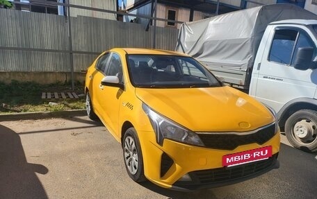 KIA Rio IV, 2021 год, 850 000 рублей, 2 фотография