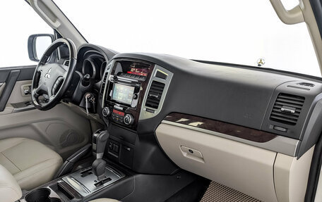 Mitsubishi Pajero IV, 2020 год, 3 395 000 рублей, 11 фотография