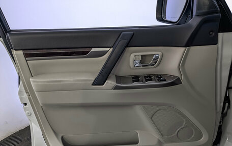 Mitsubishi Pajero IV, 2020 год, 3 395 000 рублей, 19 фотография