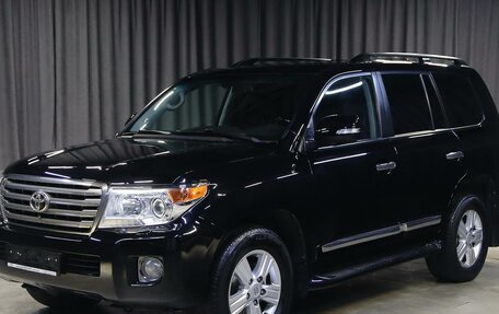Toyota Land Cruiser 200, 2015 год, 3 249 000 рублей, 1 фотография