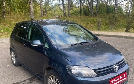 Volkswagen Golf Plus II, 2011 год, 745 000 рублей, 23 фотография