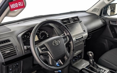 Toyota Land Cruiser Prado 150 рестайлинг 2, 2021 год, 4 599 000 рублей, 15 фотография