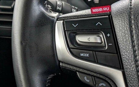 Toyota Land Cruiser Prado 150 рестайлинг 2, 2021 год, 4 599 000 рублей, 28 фотография