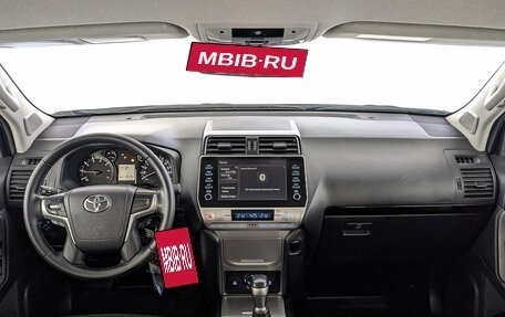 Toyota Land Cruiser Prado 150 рестайлинг 2, 2021 год, 4 599 000 рублей, 14 фотография