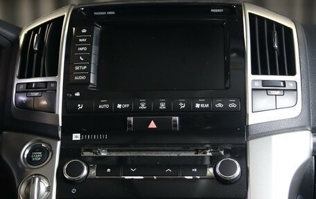 Toyota Land Cruiser 200, 2015 год, 3 249 000 рублей, 12 фотография