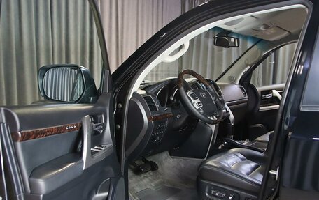 Toyota Land Cruiser 200, 2015 год, 3 249 000 рублей, 7 фотография