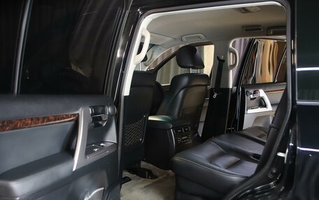 Toyota Land Cruiser 200, 2015 год, 3 249 000 рублей, 6 фотография