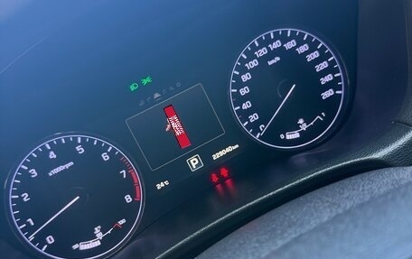 Hyundai Genesis II, 2015 год, 1 700 000 рублей, 24 фотография