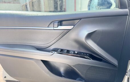Toyota Camry, 2018 год, 2 550 000 рублей, 11 фотография