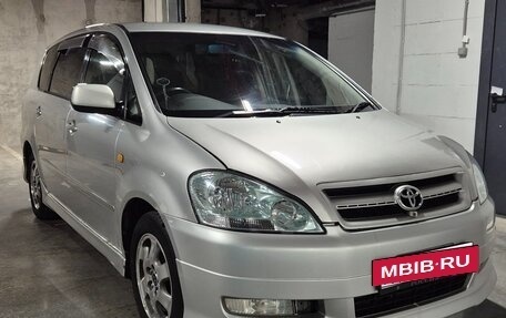 Toyota Ipsum II, 2001 год, 850 000 рублей, 2 фотография