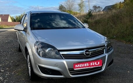Opel Astra H, 2011 год, 750 000 рублей, 1 фотография
