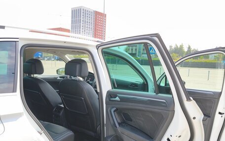 Volkswagen Tiguan II, 2019 год, 2 600 000 рублей, 20 фотография