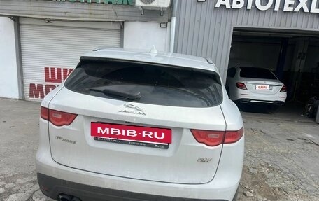 Jaguar F-Pace, 2017 год, 2 500 000 рублей, 4 фотография
