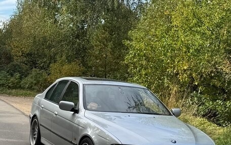 BMW 5 серия, 2001 год, 1 100 000 рублей, 1 фотография