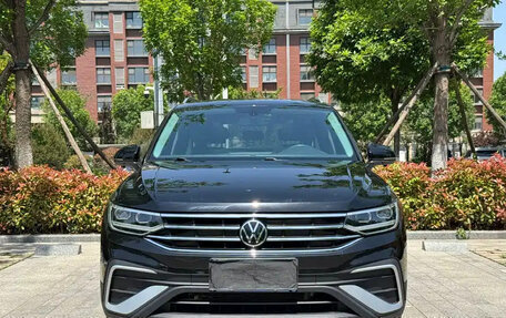 Volkswagen Tiguan II, 2022 год, 2 250 004 рублей, 2 фотография