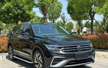Volkswagen Tiguan II, 2022 год, 2 250 004 рублей, 3 фотография