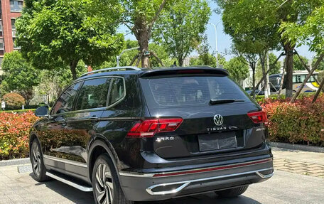 Volkswagen Tiguan II, 2022 год, 2 250 004 рублей, 4 фотография