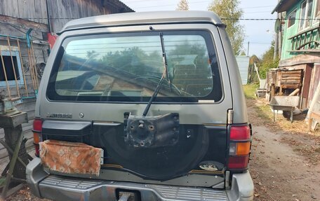 Mitsubishi Pajero III рестайлинг, 1996 год, 400 000 рублей, 3 фотография