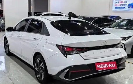 Hyundai Elantra, 2023 год, 1 440 000 рублей, 6 фотография