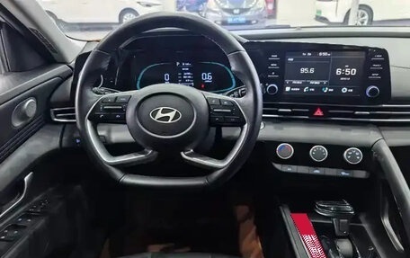 Hyundai Elantra, 2023 год, 1 440 000 рублей, 12 фотография