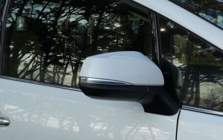 Toyota Alphard III, 2022 год, 6 300 000 рублей, 5 фотография
