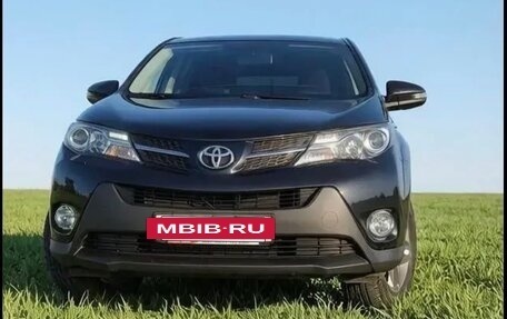 Toyota RAV4, 2013 год, 2 385 000 рублей, 2 фотография