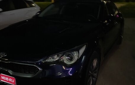 KIA Stinger I, 2019 год, 2 000 000 рублей, 1 фотография