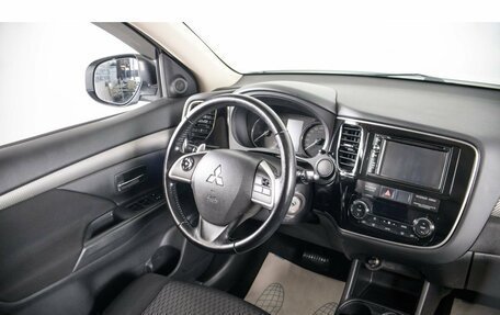 Mitsubishi Outlander III рестайлинг 3, 2014 год, 1 479 000 рублей, 11 фотография