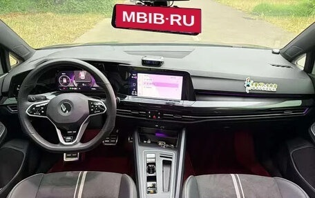 Volkswagen Golf VIII, 2023 год, 1 610 000 рублей, 7 фотография