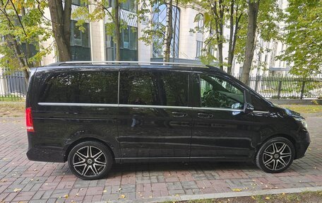 Mercedes-Benz V-Класс, 2022 год, 4 700 000 рублей, 2 фотография
