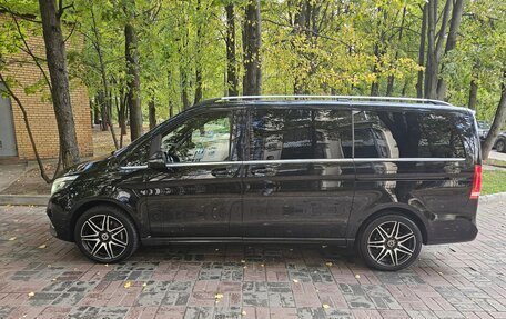 Mercedes-Benz V-Класс, 2022 год, 4 700 000 рублей, 6 фотография