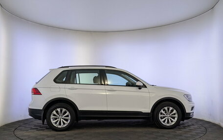 Volkswagen Tiguan II, 2020 год, 2 180 000 рублей, 4 фотография