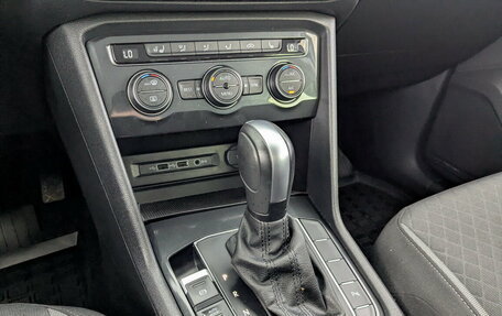 Volkswagen Tiguan II, 2020 год, 2 180 000 рублей, 24 фотография