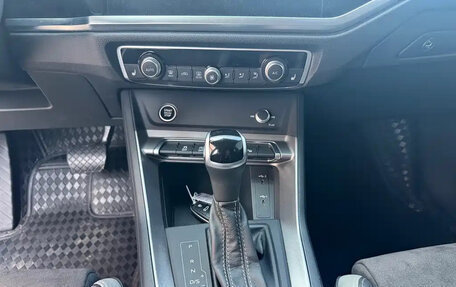 Audi Q3, 2023 год, 2 500 001 рублей, 10 фотография