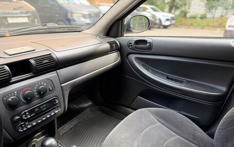 Dodge Stratus II, 2005 год, 270 000 рублей, 19 фотография