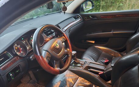 Skoda Superb III рестайлинг, 2010 год, 550 000 рублей, 6 фотография