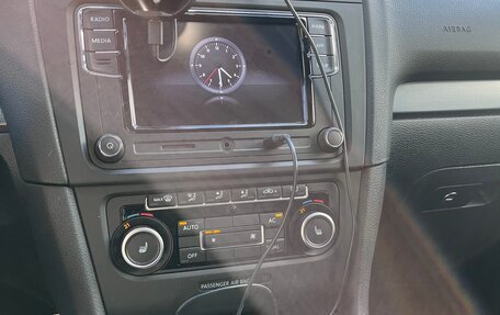 Volkswagen Golf VI, 2012 год, 900 000 рублей, 27 фотография